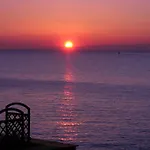 Romantic Sea View Flat In Appartamento *
