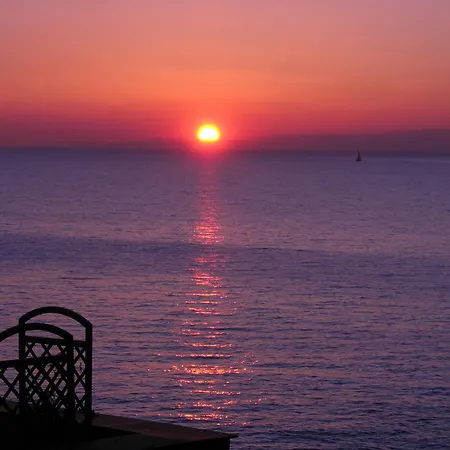 Romantic Sea View Flat In Apartment *