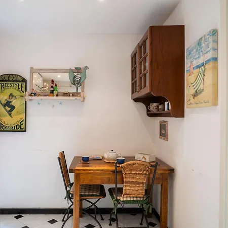Romantic Sea View Flat In Apartament