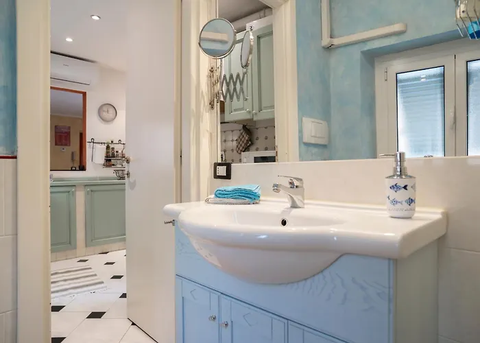 Romantic Sea View Flat In