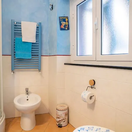 Romantic Sea View Flat In アパート ジェノヴァ